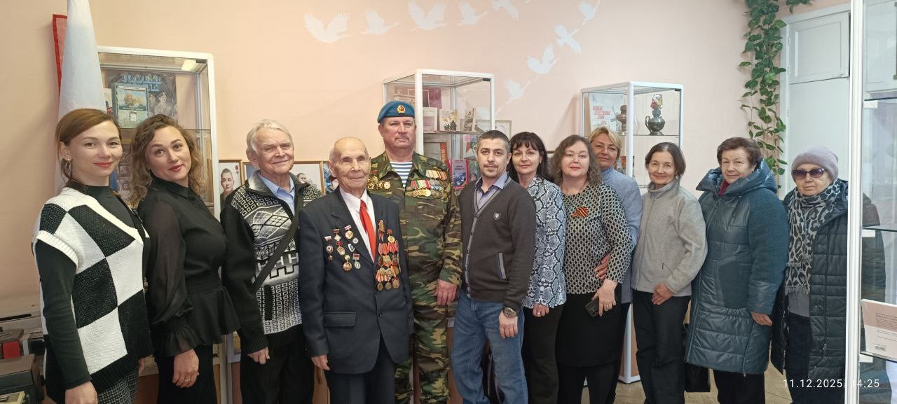 «Подвиг героев в сердцах поколений»: омичи чтят память защитников Родины «Подвиг героев в сердцах поколений»: омичи чтят память защитников Родины