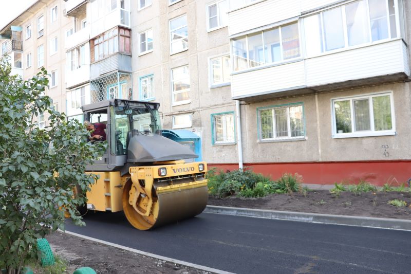 В Омске «Единая Россия» контролирует благоустройство дворов Центрального округа В Омске «Единая Россия» контролирует благоустройство дворов Центрального округа