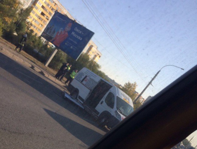 Семь человек пострадали при столкновении маршрутки с легковушкой на Лукашевича в Омске Семь человек пострадали при столкновении маршрутки с легковушкой на Лукашевича в Омске