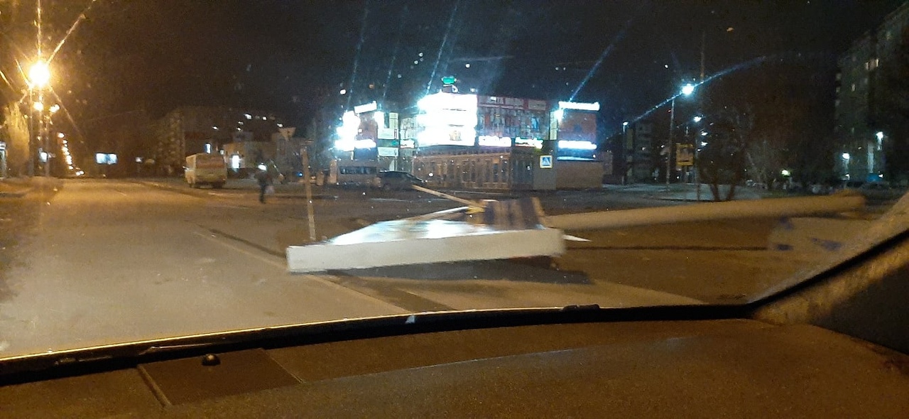 Ночной ураган в Омске. Последствия – повреждено более 70 объектов