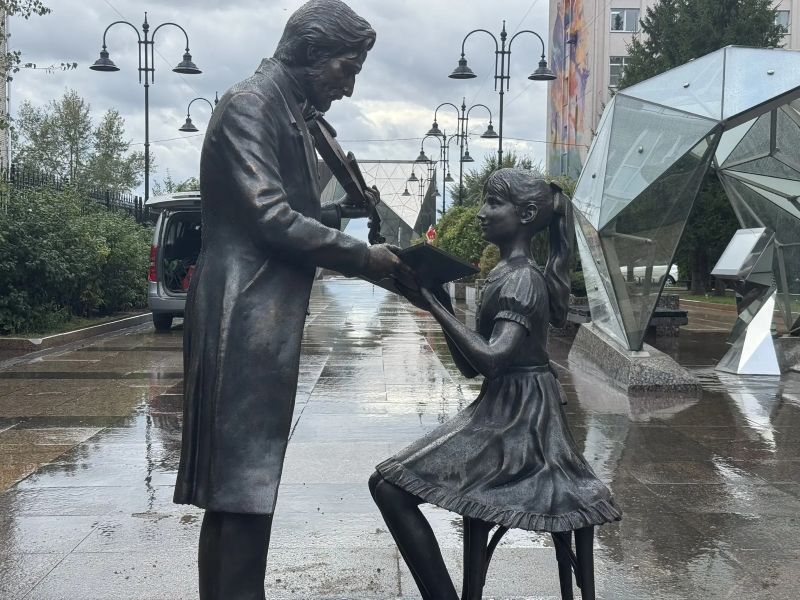 В Омске откроют трогательную скульптуру: когда и где В Омске откроют трогательную скульптуру: когда и где