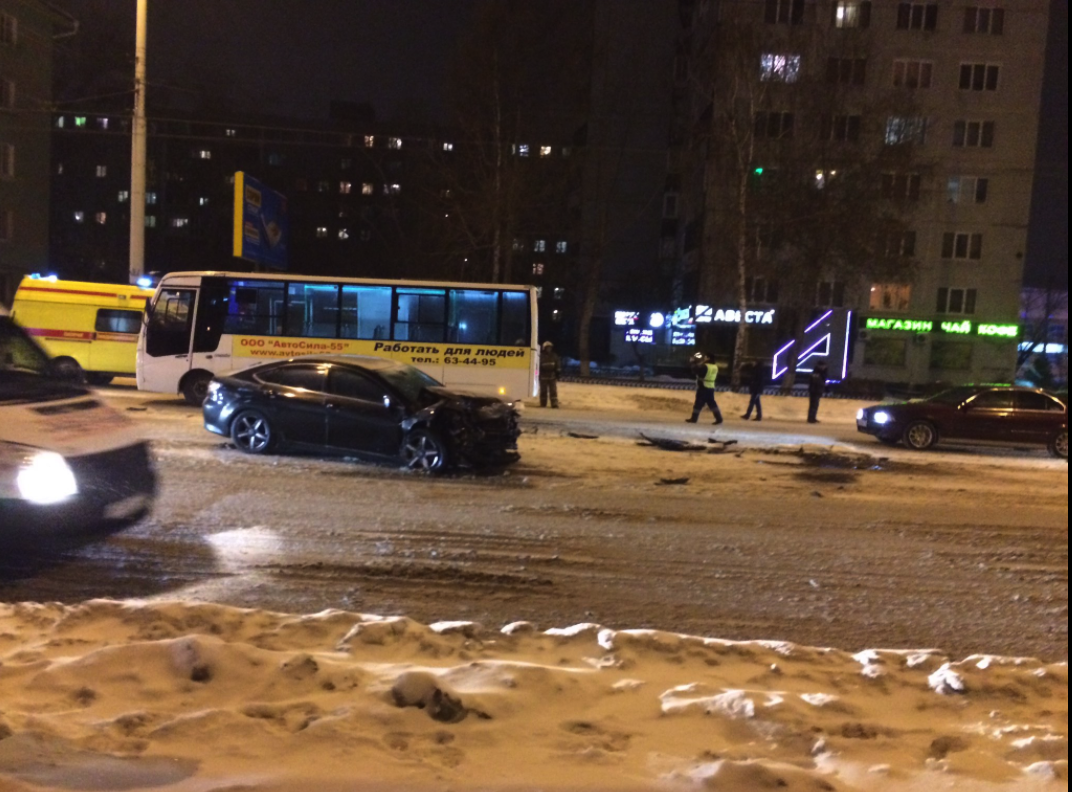 В Омске произошло массовое ДТП с автобусом В Омске произошло массовое ДТП с автобусом