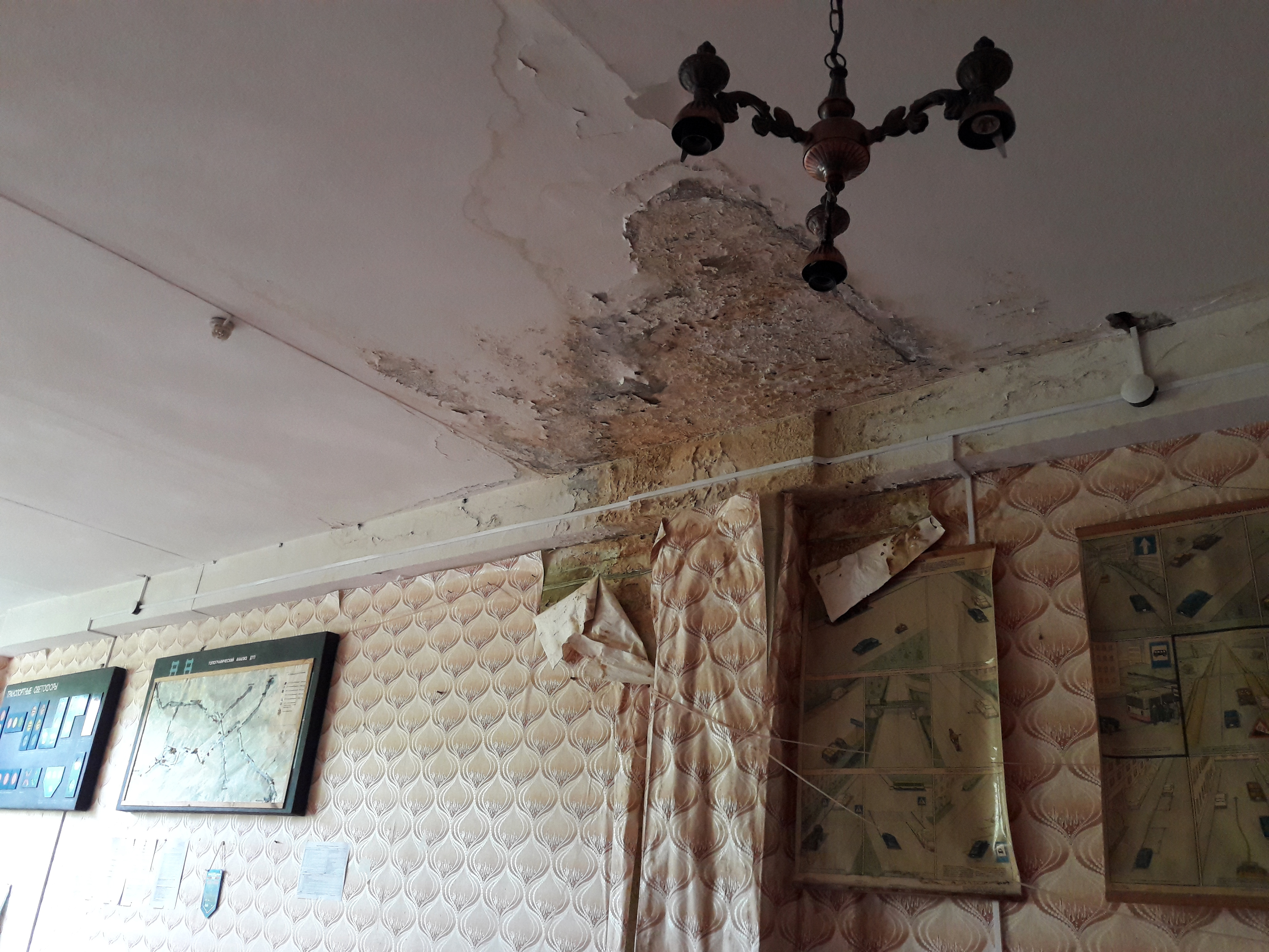 Что осталось от троллейбусного депо и ПАТП-1? Фоторепортаж