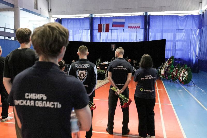 Появились снимки прощания с омским тренером по флорболу Леонидом Щукиным Появились снимки прощания с омским тренером по флорболу Леонидом Щукиным