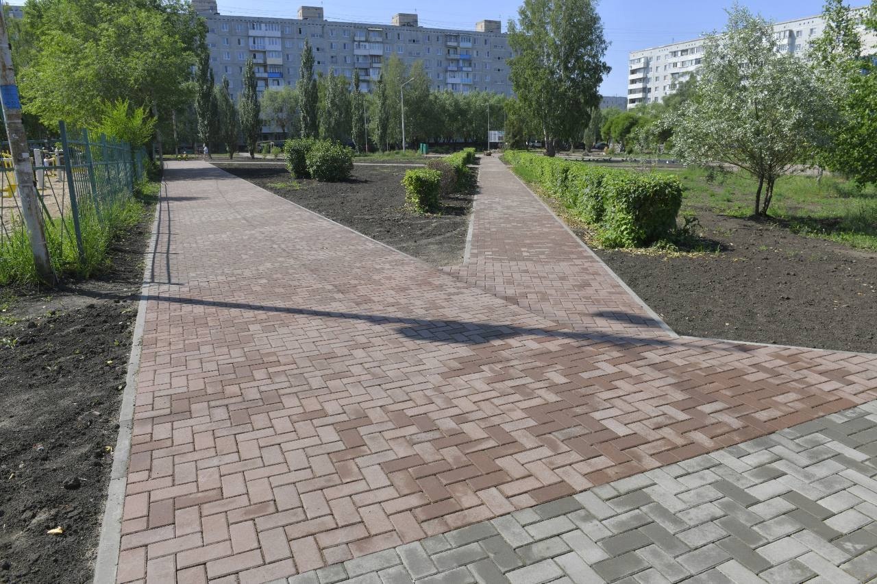 В Омске подрядчики спешат преобразить общественные пространства В Омске подрядчики спешат преобразить общественные пространства