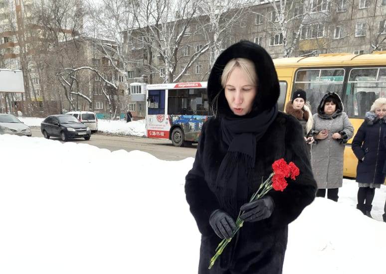 Инна Гомолко провела урок мужества для учеников школы № 111