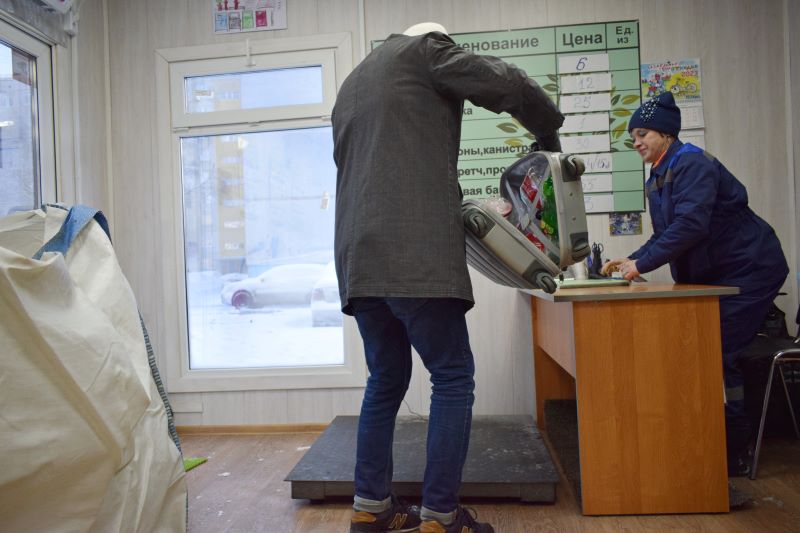 Вторая жизнь мусора: омичи сдали вторсырья почти на полмиллиона рублей Вторая жизнь мусора: омичи сдали вторсырья почти на полмиллиона рублей