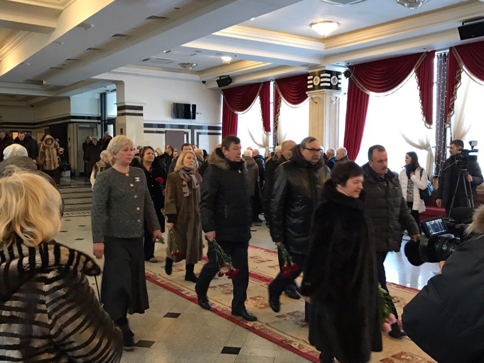 В Омске прощаются с Юрием Глебовым