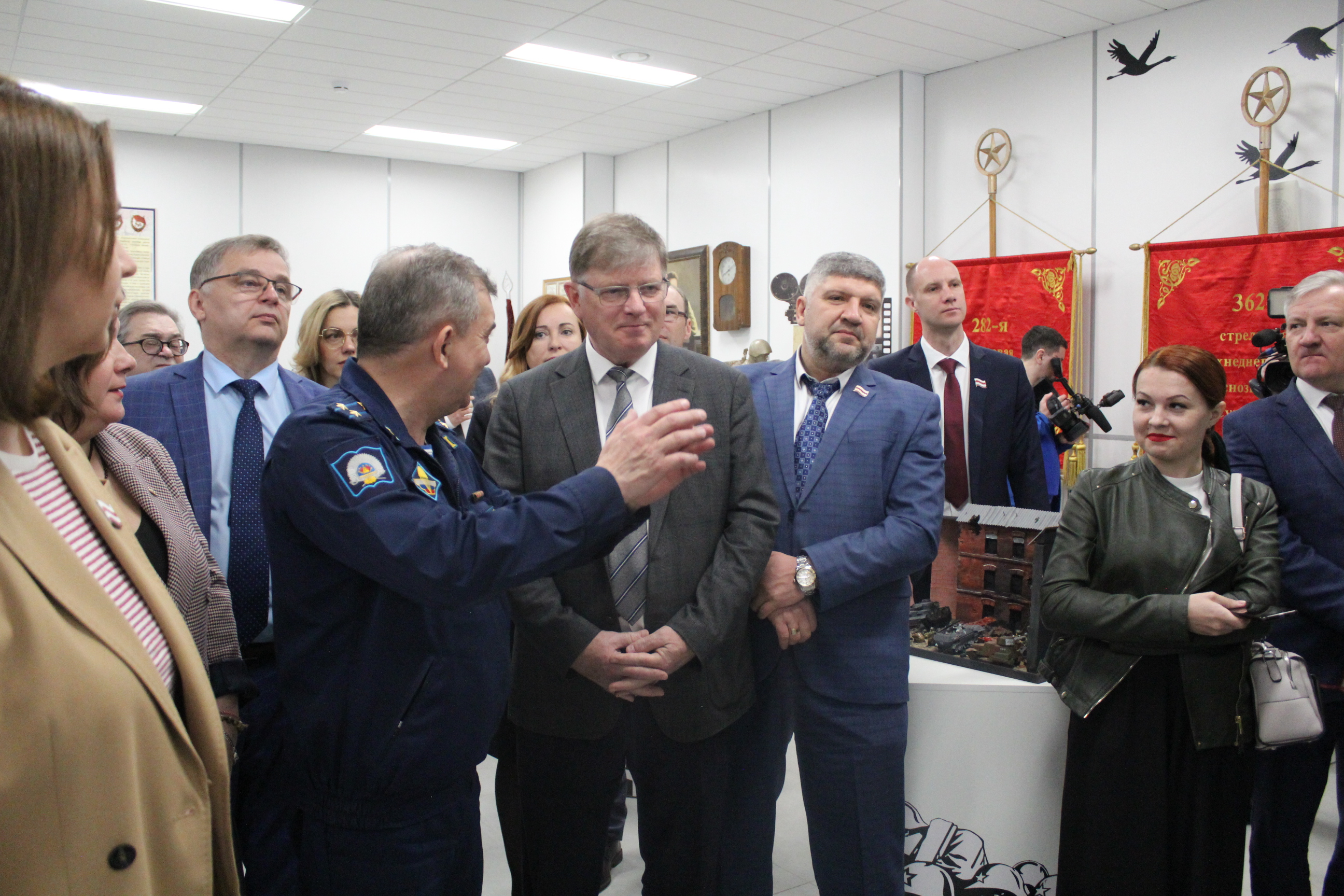 Эталон патриотического воспитания: депутаты Омского горсовета провели выездное заседание в кадетском корпусе Эталон патриотического воспитания: депутаты Омского горсовета провели выездное заседание в кадетском корпусе