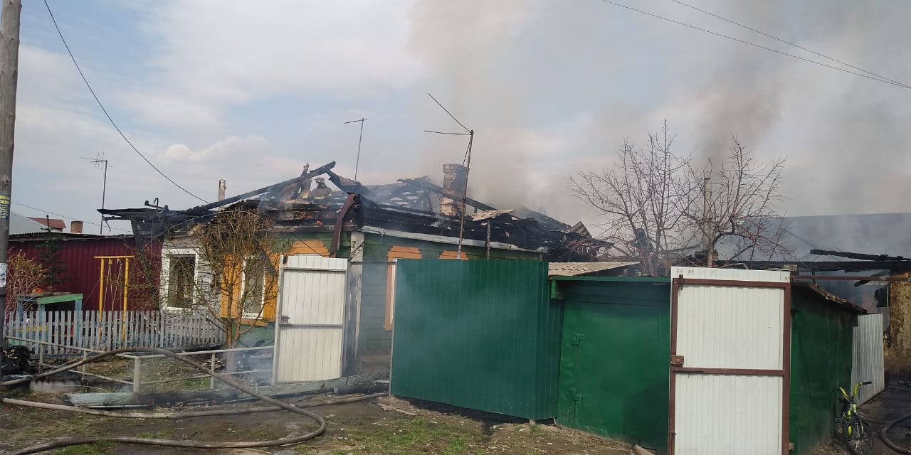 В Омске в частном доме взорвался газовый баллон В Омске в частном доме взорвался газовый баллон