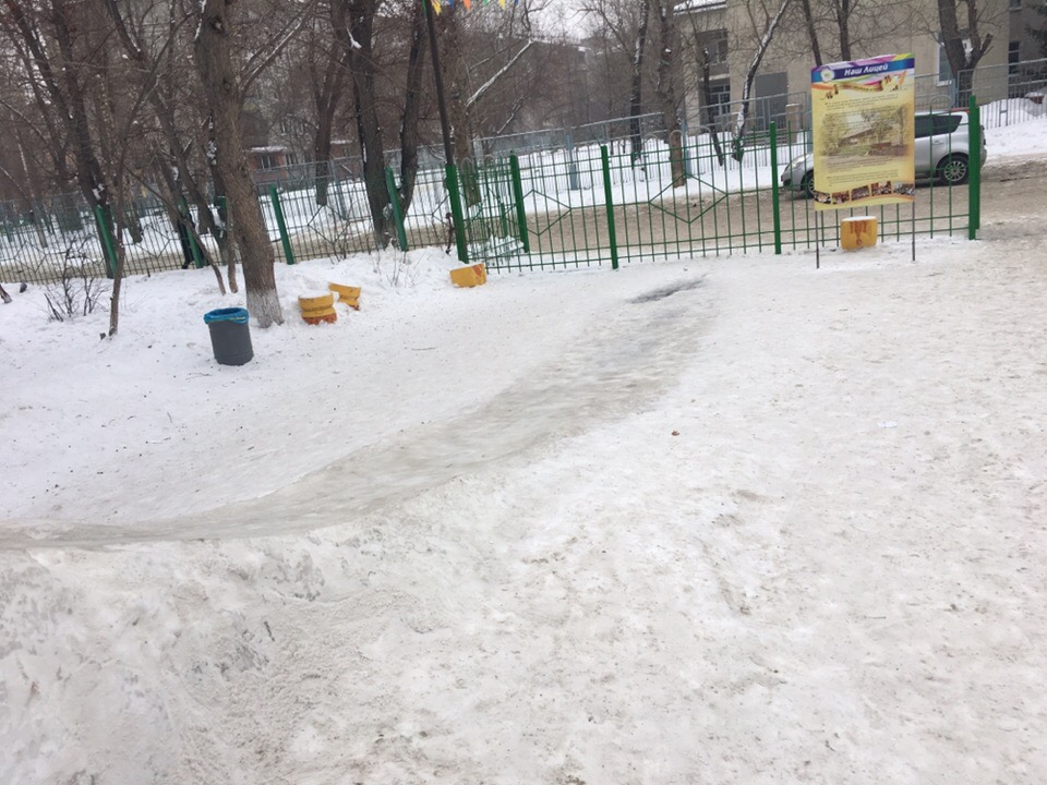 Суровые омские горки напугали родителей Суровые омские горки напугали родителей