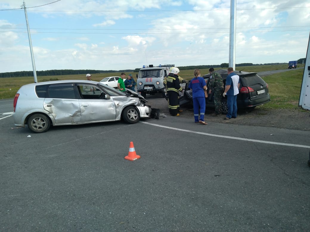 На омской трассе за утро случились две крупные аварии На омской трассе за утро случились две крупные аварии