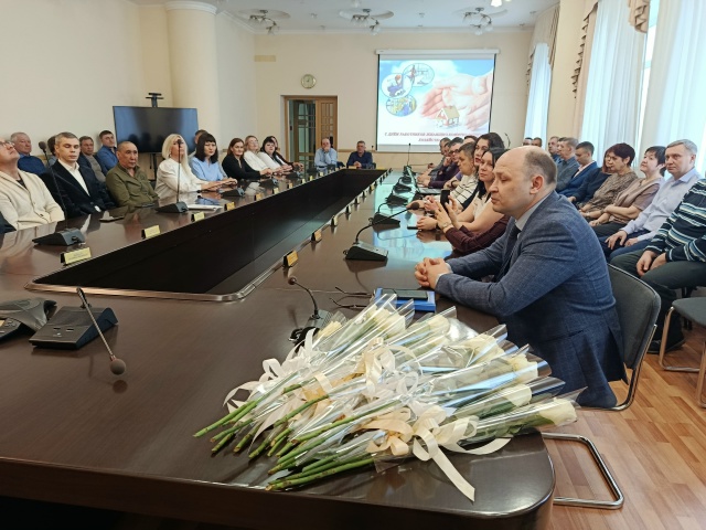 Лучших в омской «Тепловой компании» наградили ко Дню ЖКХ Лучших в омской «Тепловой компании» наградили ко Дню ЖКХ
