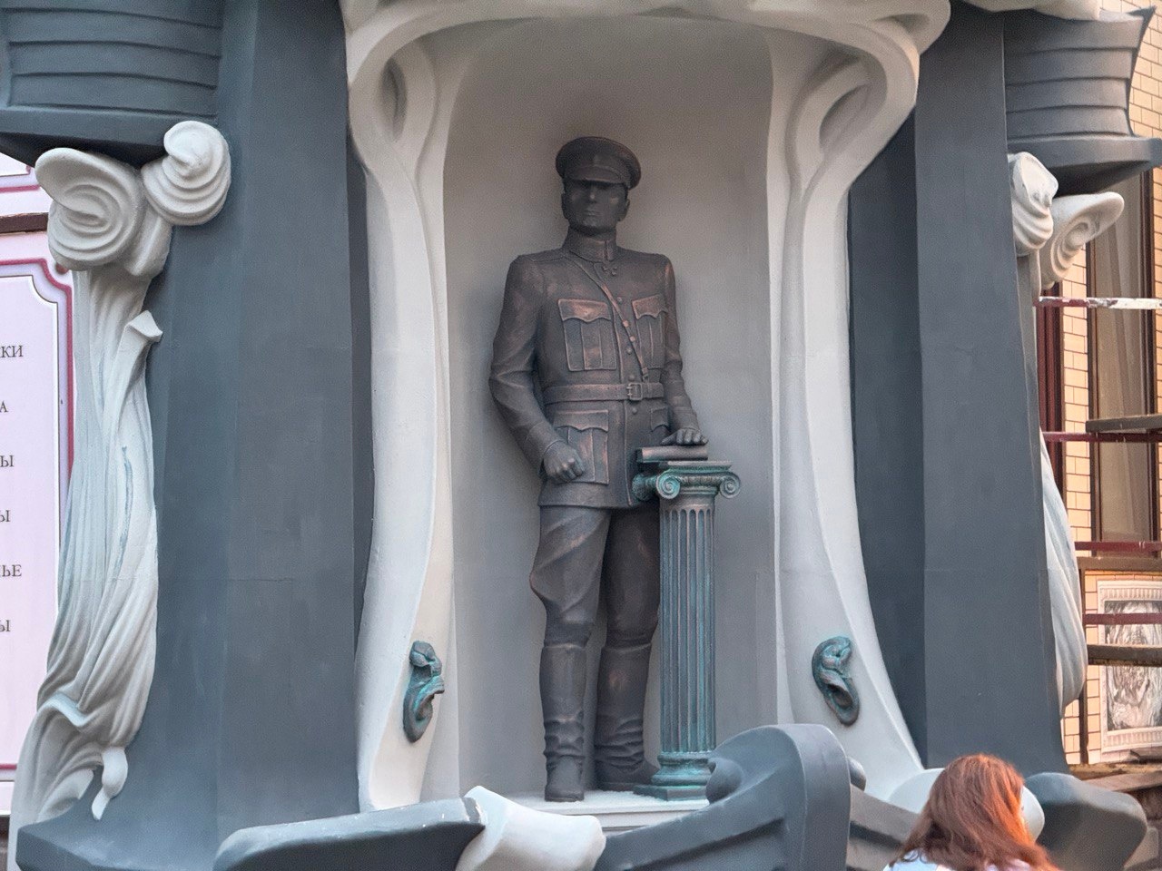 В Омске с Колчака стерли надпись «палач» В Омске с Колчака стерли надпись «палач»