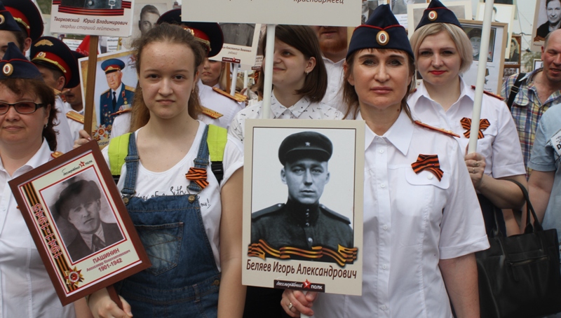 Омские следователи прошли в рядах «Бессмертного полка» Омские следователи прошли в рядах «Бессмертного полка»