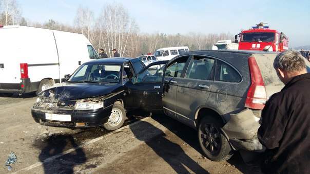 В массовом ДТП под Омском пострадали 7 человек