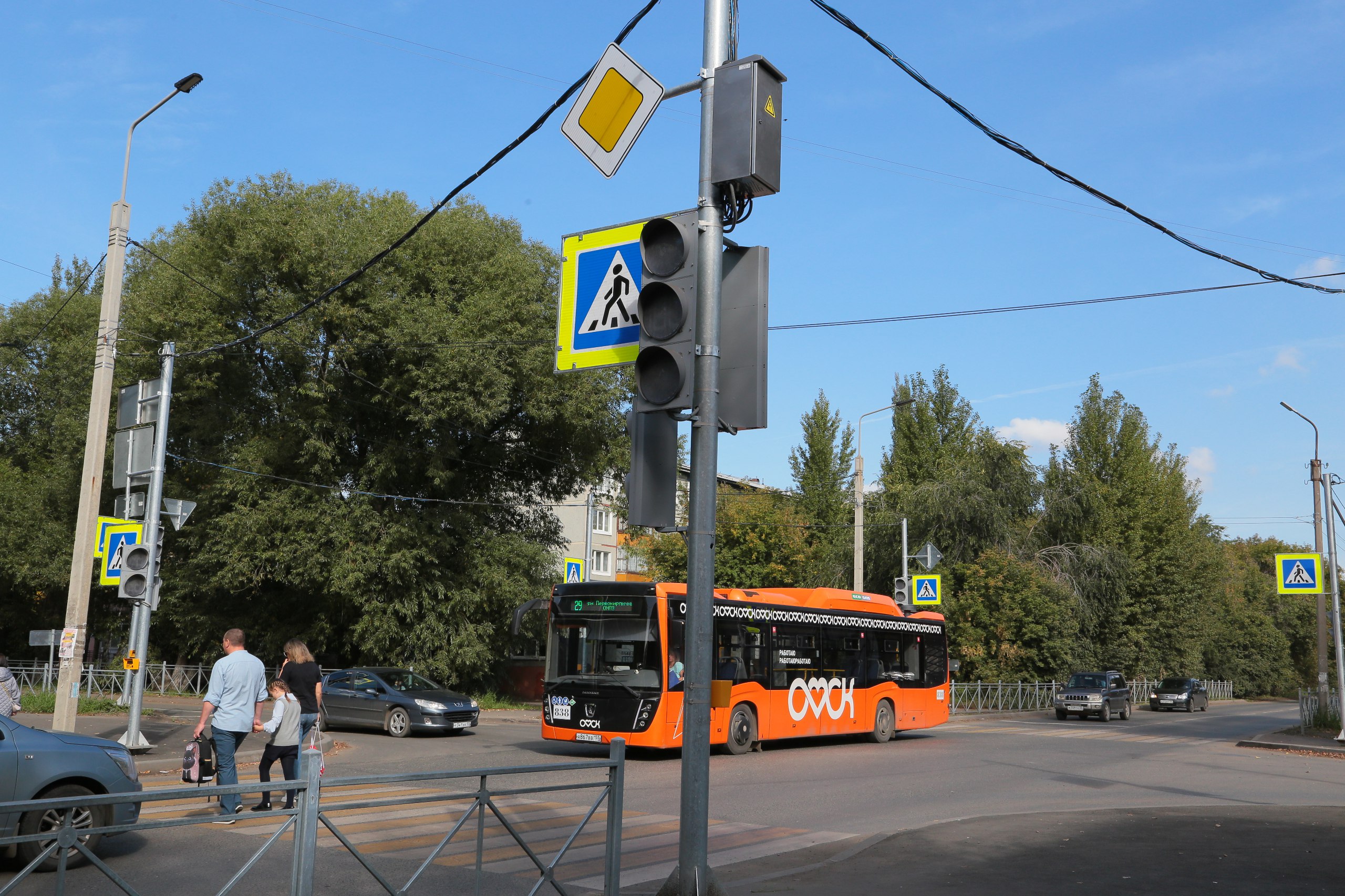 Мэрия Омска устанавливает новые светофоры в местах концентрации ДТП Мэрия Омска устанавливает новые светофоры в местах концентрации ДТП