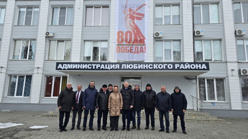 Александр Артемов показал депутатам из СФО оборонные мощности Омска