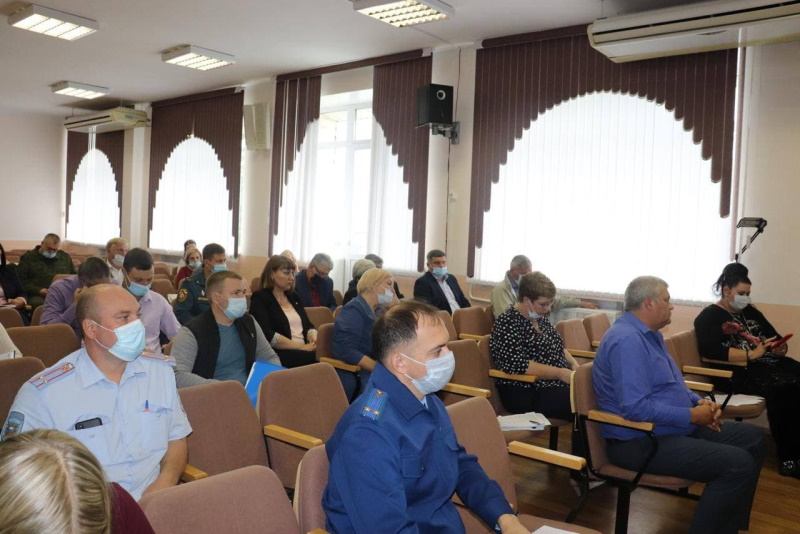 Глава Омского района Геннадий Долматов провел заседание комиссии по ЧС Глава Омского района Геннадий Долматов провел заседание комиссии по ЧС
