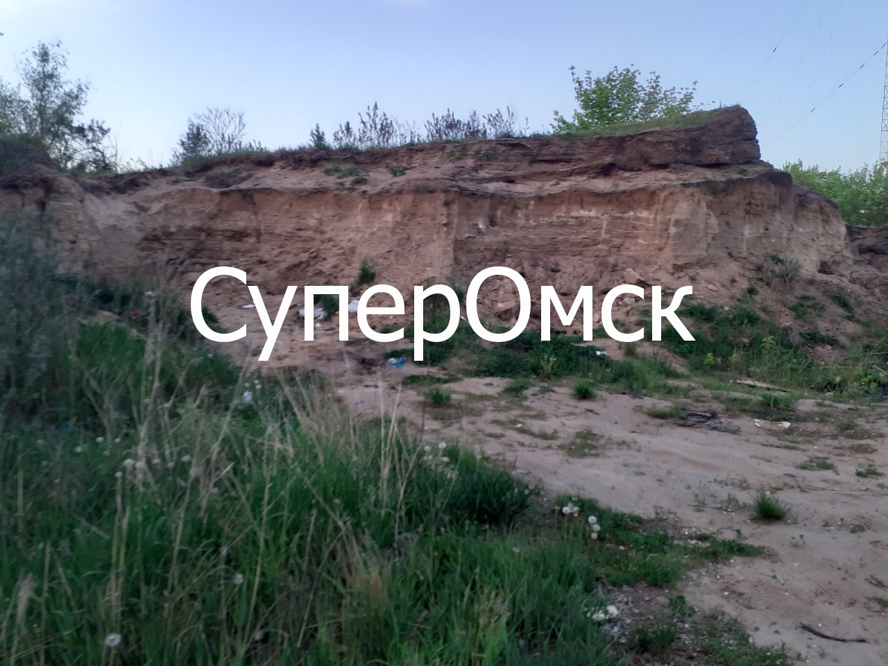 Омичи в период коронавируса устроили ночные автотусовки в охранной зоне на окраине города – фото Омичи в период коронавируса устроили ночные автотусовки в охранной зоне на окраине города – фото