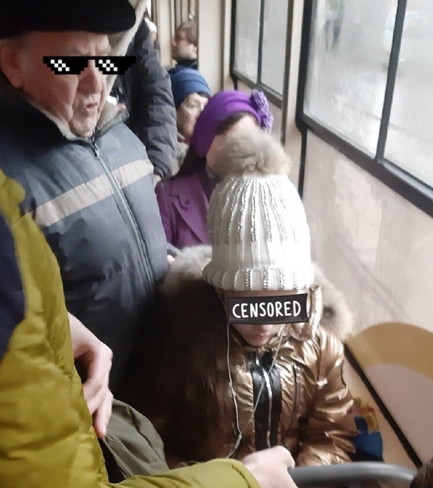 Жители Омска заступились за девочку, не уступившую место пенсионеру в автобусе Жители Омска заступились за девочку, не уступившую место пенсионеру в автобусе