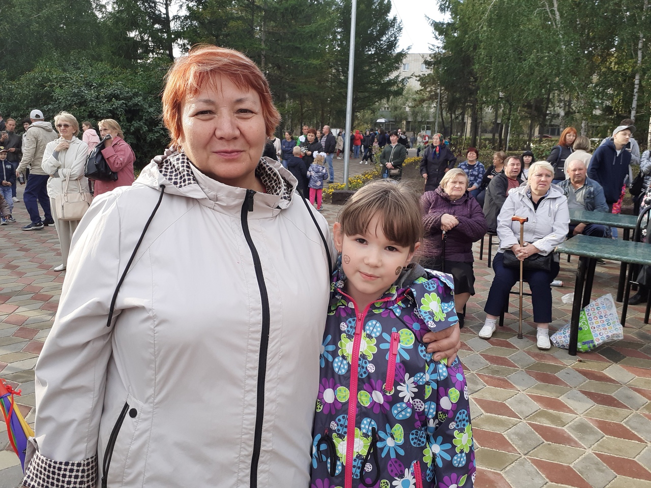 Омские депутаты приняли участие в открытии сквера Молодоженов Омские депутаты приняли участие в открытии сквера Молодоженов