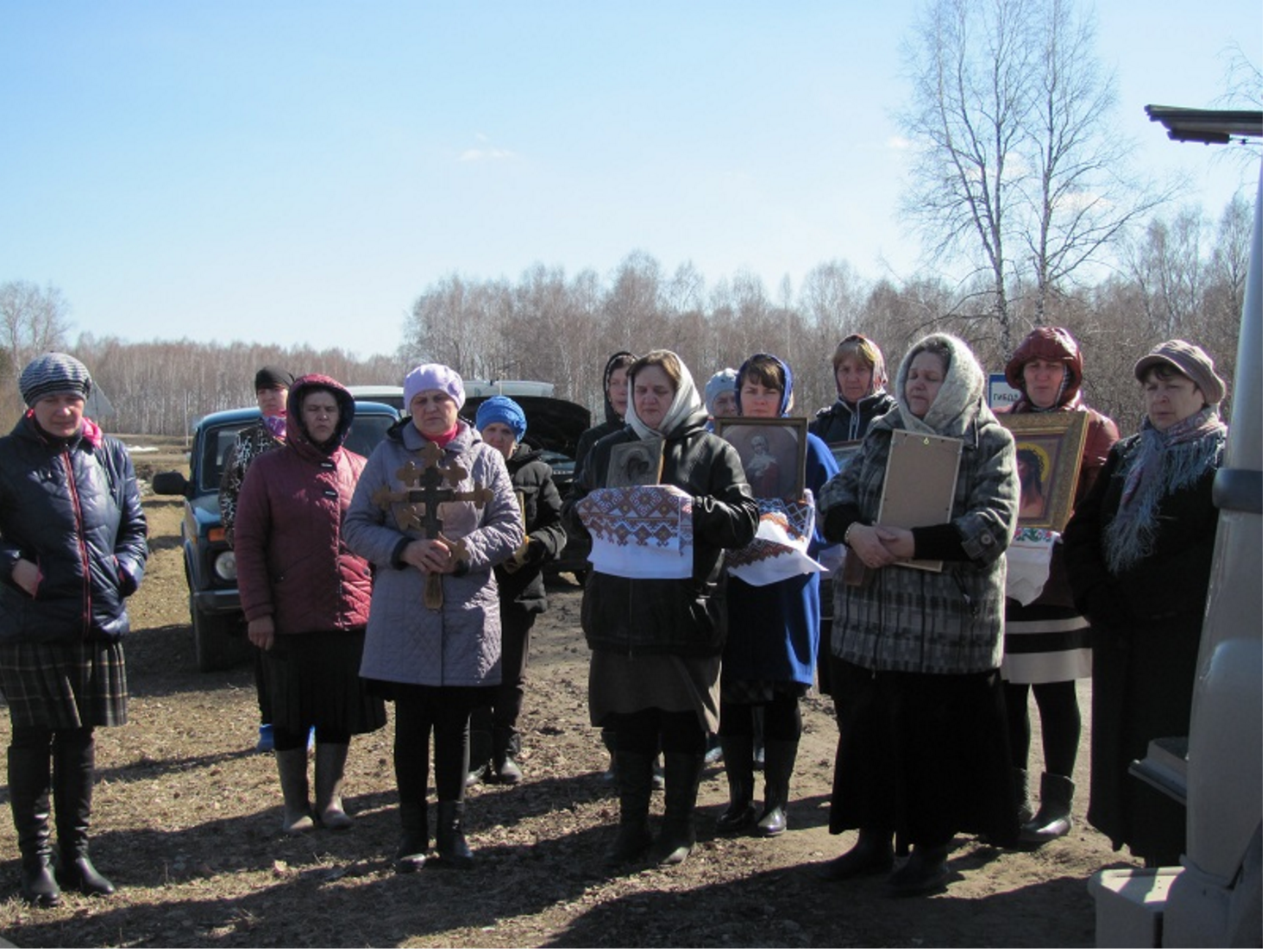 В Омской области на лодках совершили крестный ход против паводка В Омской области на лодках совершили крестный ход против паводка