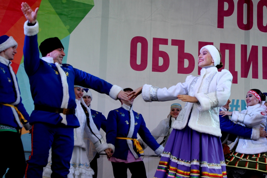 Единство Буркова: кто поддержал врио в национальный праздник Единство Буркова: кто поддержал врио в национальный праздник