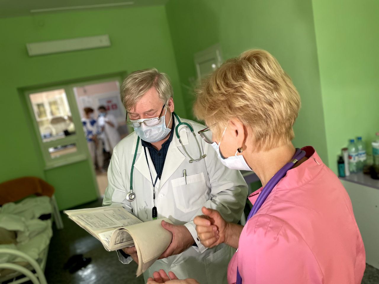 Омскую педиатрию высоко оценила делегация из Санкт-Петербурга Омскую педиатрию высоко оценила делегация из Санкт-Петербурга