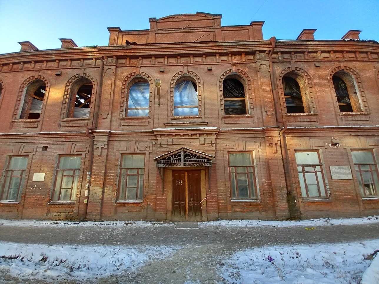 Некрасивое: шесть унылых зданий в центре Омска
