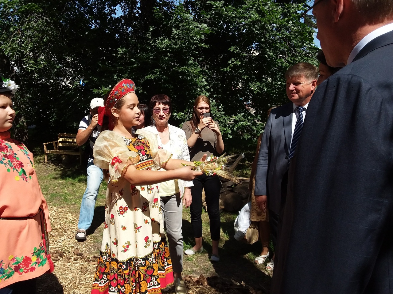 Фадиной, Корбуту и Буркову устроили кругосветное путешествие по омской «Флоре» - фото Фадиной, Корбуту и Буркову устроили кругосветное путешествие по омской «Флоре» - фото