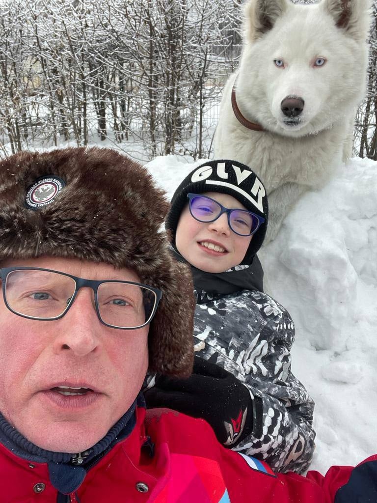 Омский губернатор Александр Бурков рассказал о новом члене семьи Омский губернатор Александр Бурков рассказал о новом члене семьи
