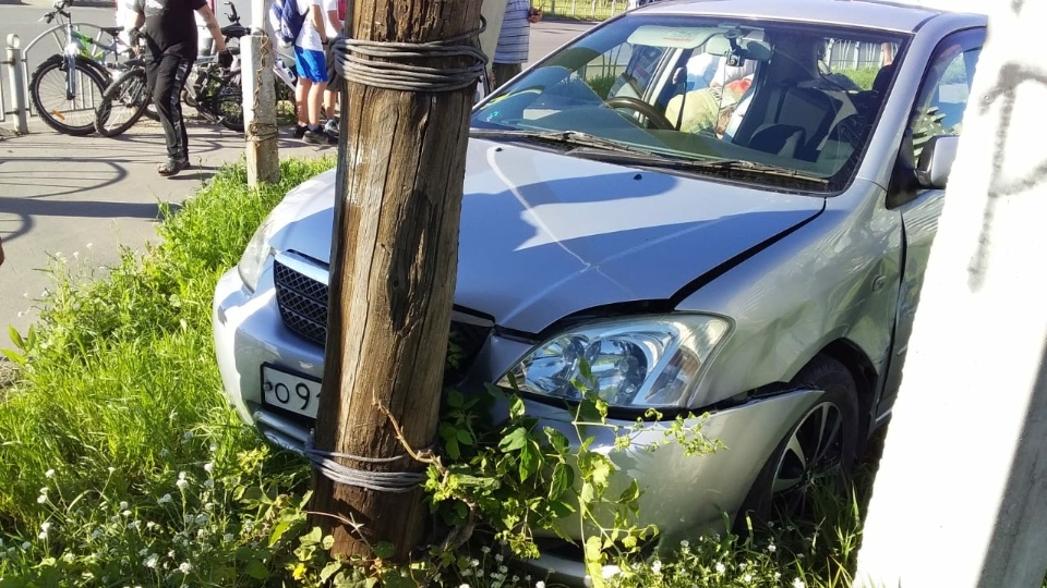 В Омске мужчина скончался от сердечного приступа, управляя автомобилем В Омске мужчина скончался от сердечного приступа, управляя автомобилем