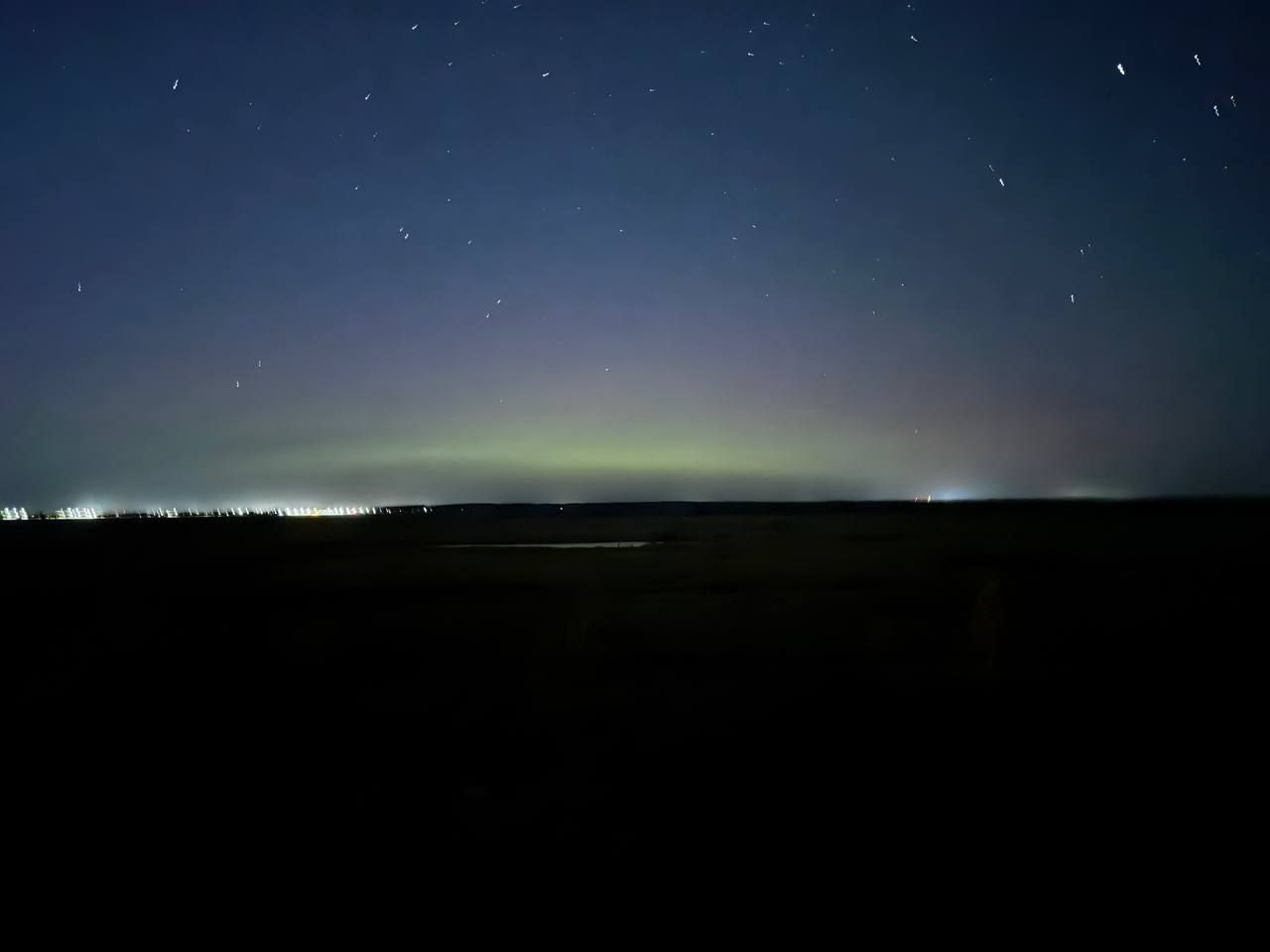 Под Омском засняли северное сияние Под Омском засняли северное сияние