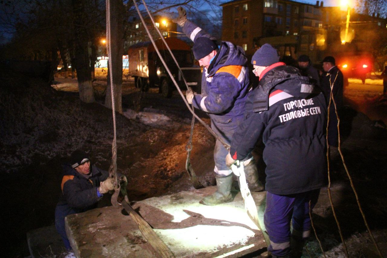 Мэр Омска Шелест доложил губернатору Хоценко о сроках возврата тепла в Октябрьском округе Мэр Омска Шелест доложил губернатору Хоценко о сроках возврата тепла в Октябрьском округе