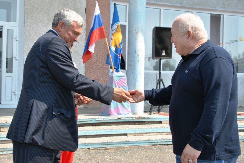 Беззубцев и Бойко задабривают избирателей стиральными машинами и скорыми? Беззубцев и Бойко задабривают избирателей стиральными машинами и скорыми?