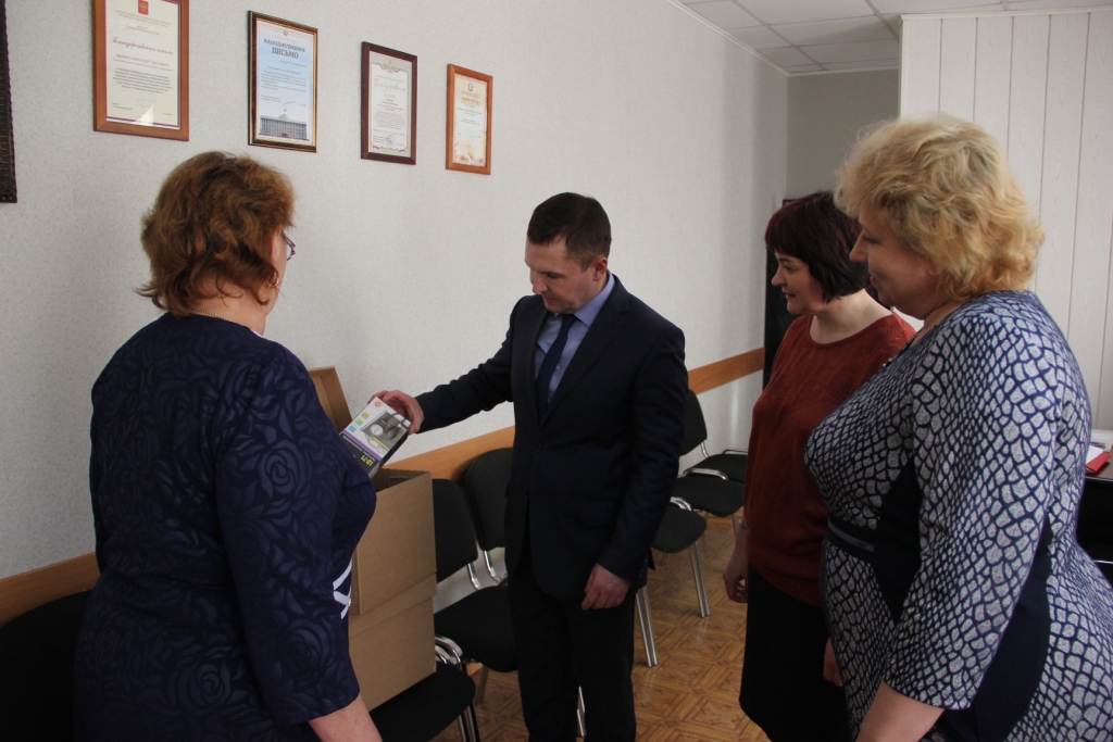 Представители Фонда развития Омской области имени Манякина посетили Исилькульский район Представители Фонда развития Омской области имени Манякина посетили Исилькульский район