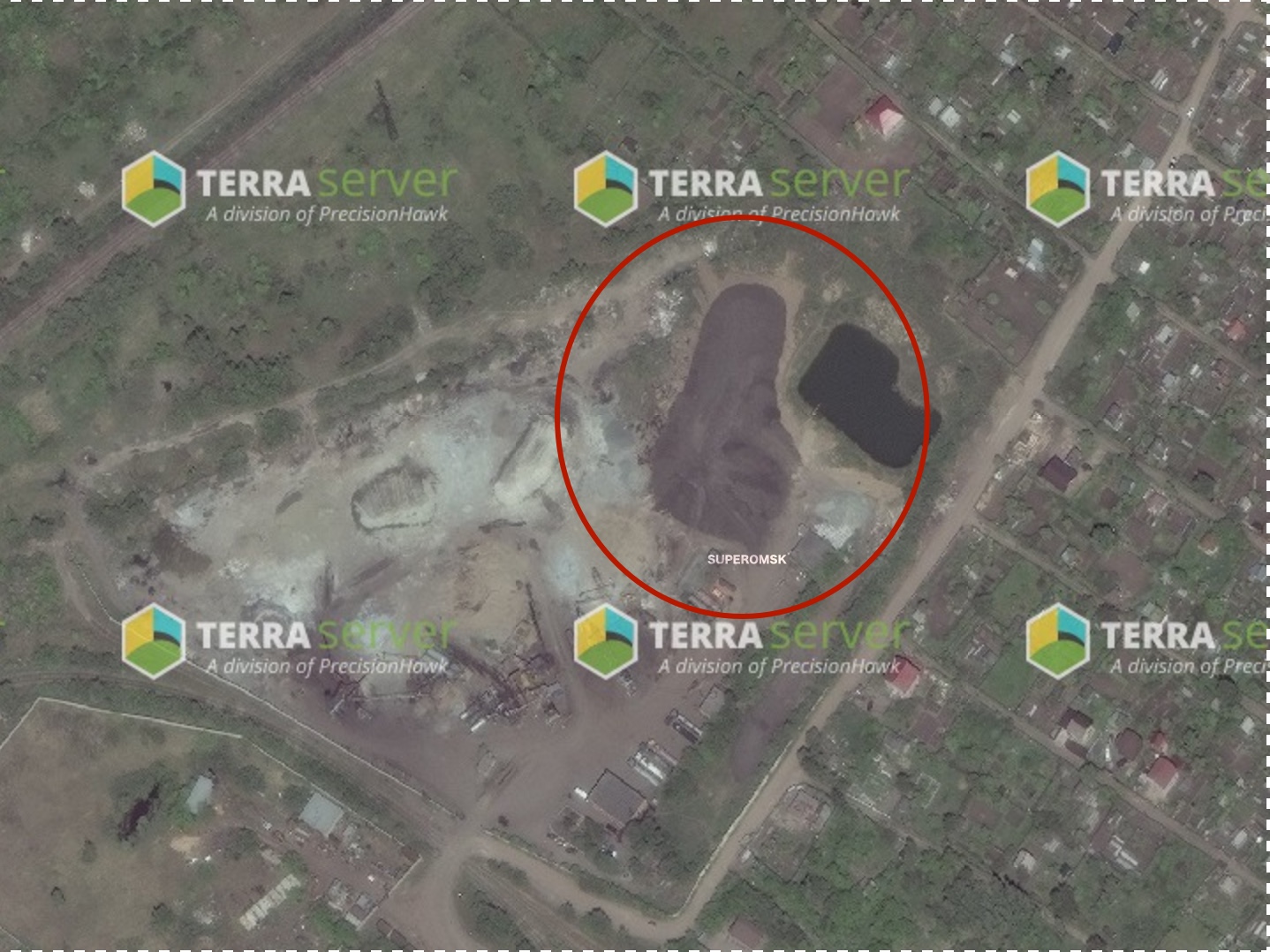 На участке мэрии нашлась закрытая от глаз гора срезанного асфальта с омских дорог На участке мэрии нашлась закрытая от глаз гора срезанного асфальта с омских дорог