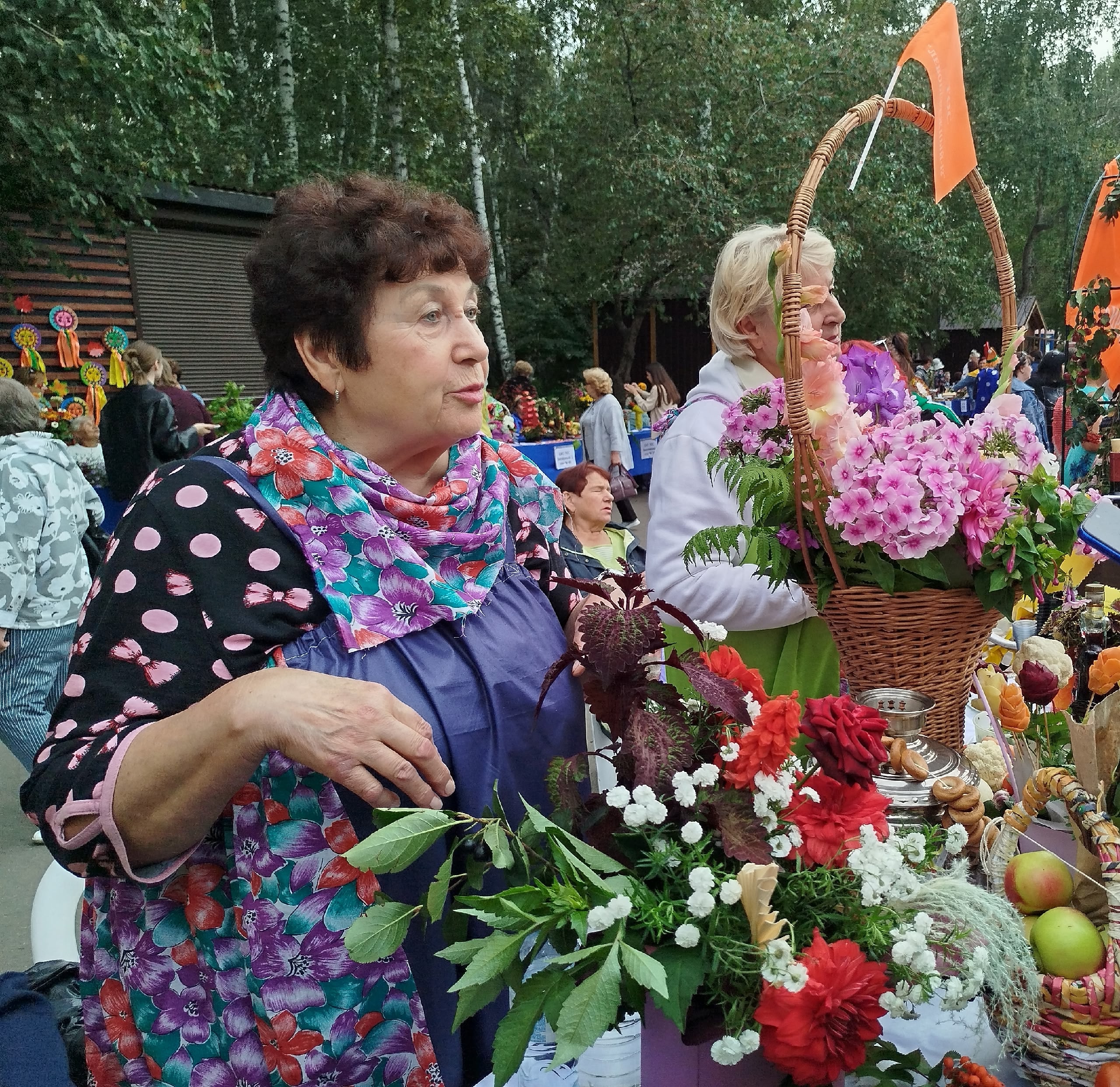 Депутаты Омского горсовета помогли организовать грандиозный конкурс «Дары осени»