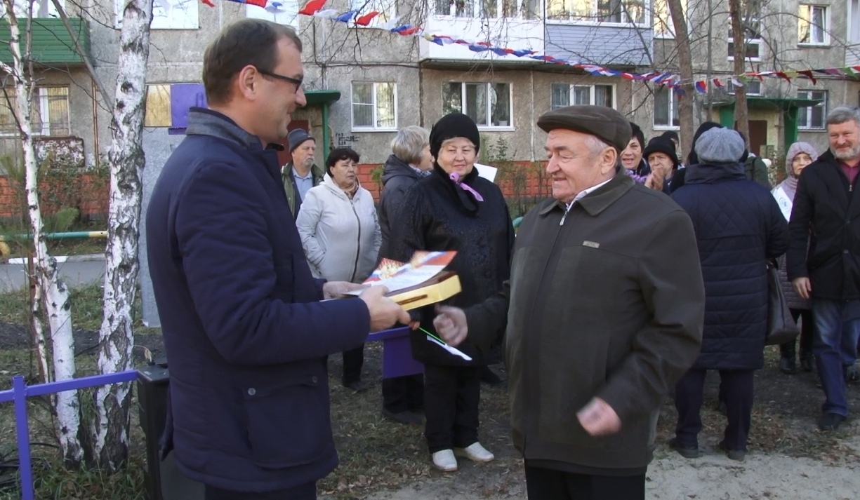 Депутат Дмитрий Сахань рассказал о том, что сделано за год Депутат Дмитрий Сахань рассказал о том, что сделано за год