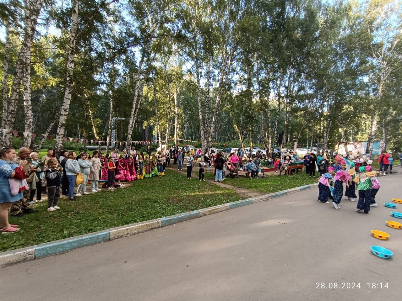 Жители дома № 69 по улице 3-й Молодежной отпраздновали юбилей Жители дома № 69 по улице 3-й Молодежной отпраздновали юбилей