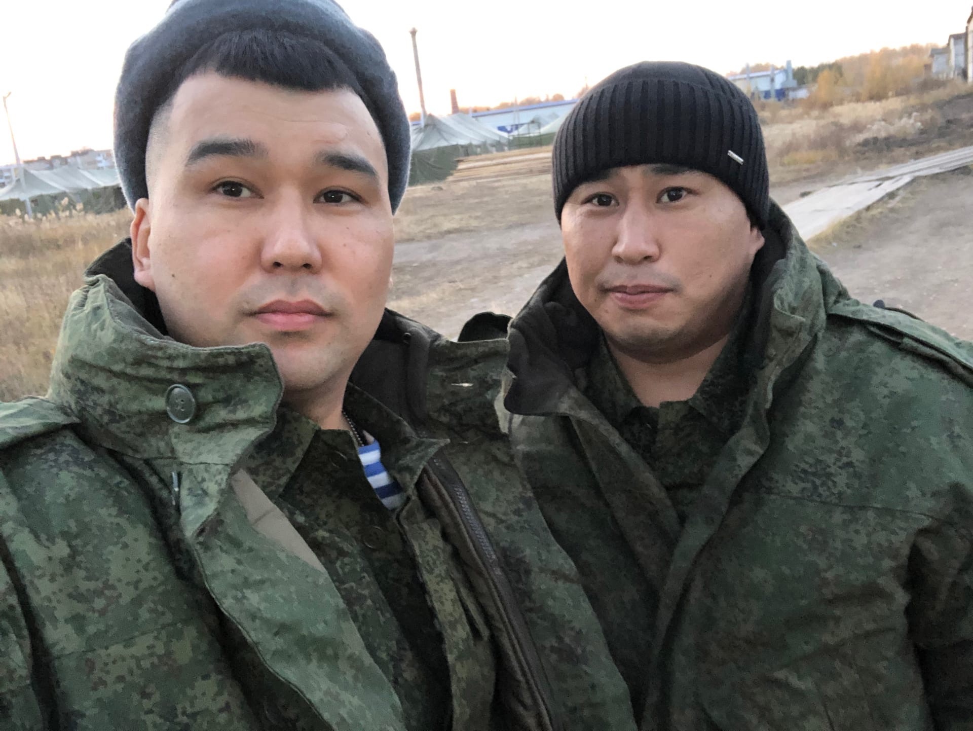 В Омск мобилизовали братьев прикрывать друг друга на СВО В Омск мобилизовали братьев прикрывать друг друга на СВО