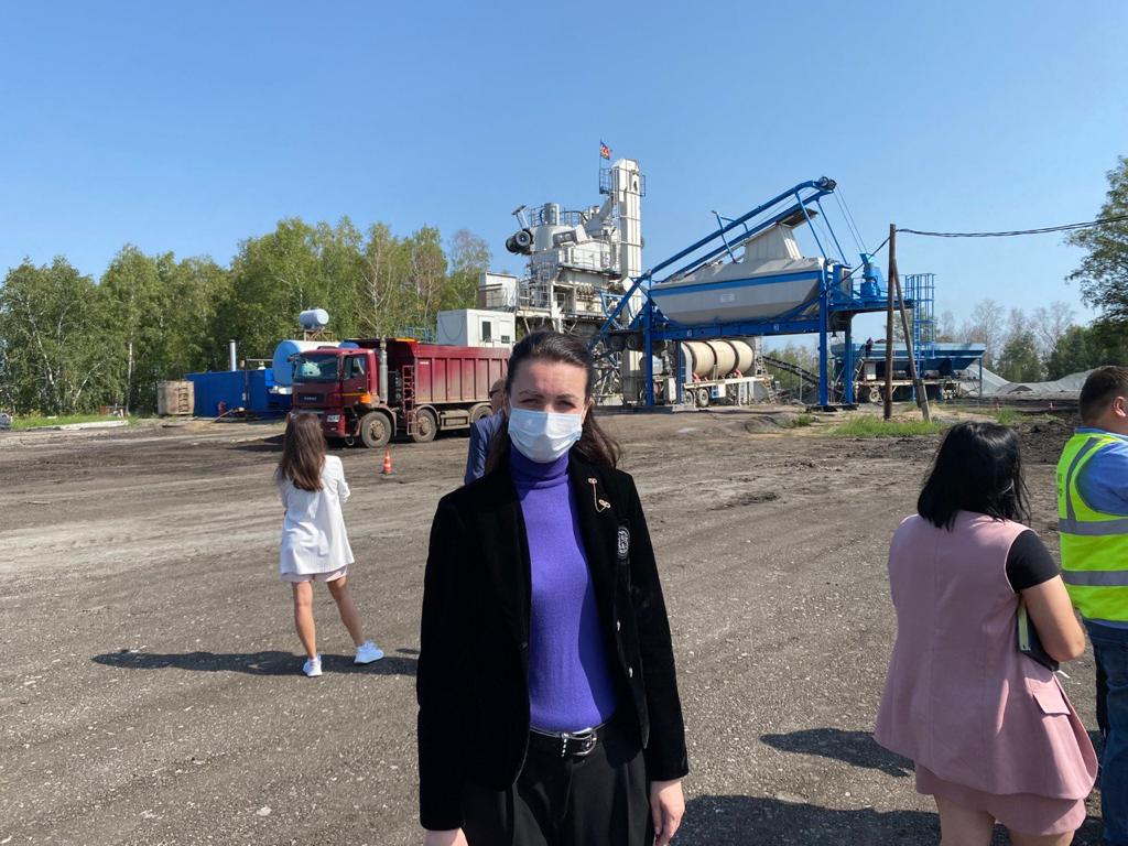 Оксана Фадина проконтролировала реализацию партпроектов в Тюкалинском районе Оксана Фадина проконтролировала реализацию партпроектов в Тюкалинском районе
