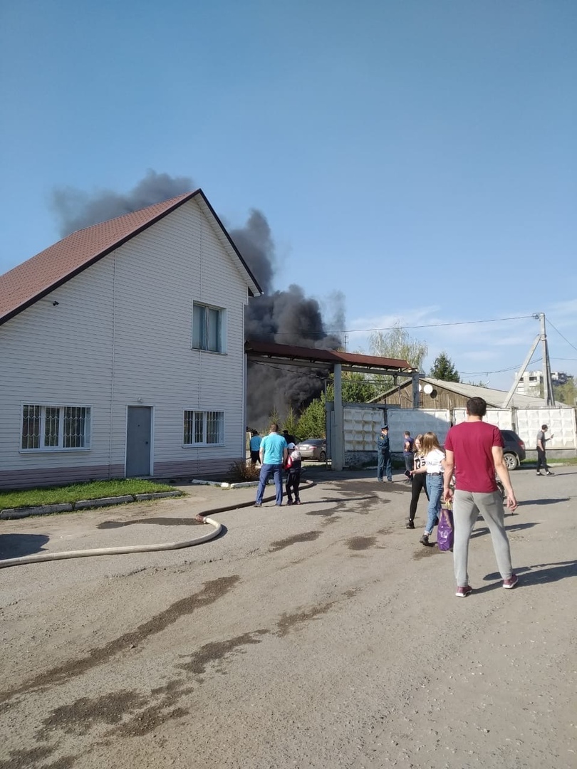 Площадь пожара у военных складов в Омске составила 1000 квадратных метров Площадь пожара у военных складов в Омске составила 1000 квадратных метров