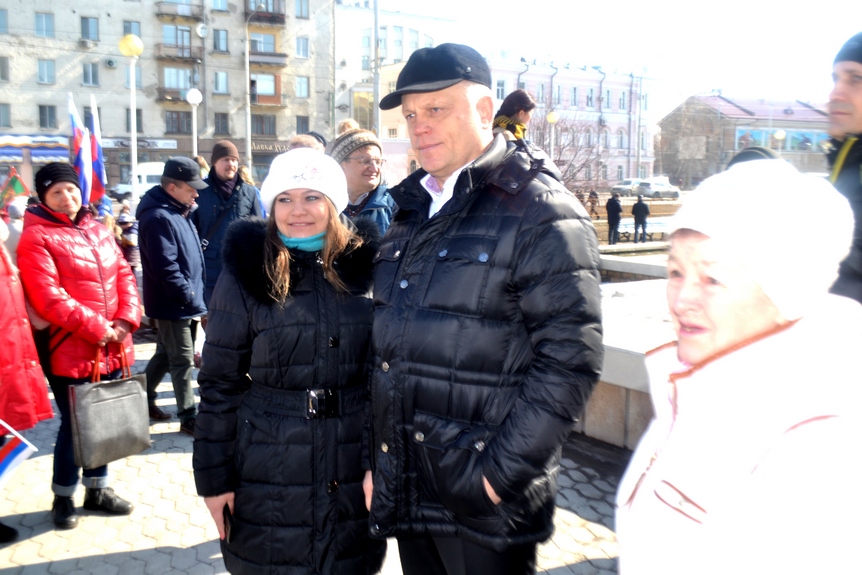 Губернатор Виктор Назаров лично пообщался с омичами в ходе митинга памяти жертв теракта в Петербурге