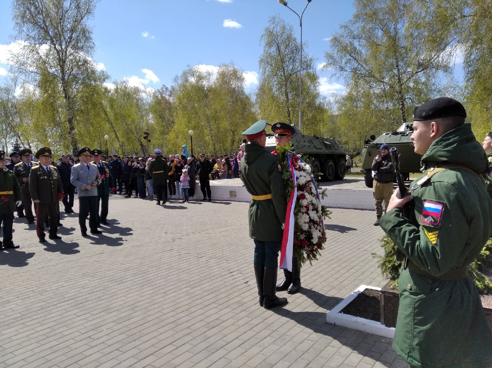 Владимир Корбут с сотнями омичей почтил подвиг героев Великой Отечественной войны «в лесу прифронтовом» Владимир Корбут с сотнями омичей почтил подвиг героев Великой Отечественной войны «в лесу прифронтовом»