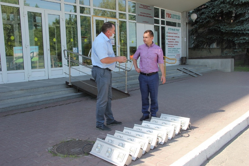 Депутат омского Заксобрания Степан Бонковский помог модернизировать наружное освещение в детской больнице Депутат омского Заксобрания Степан Бонковский помог модернизировать наружное освещение в детской больнице