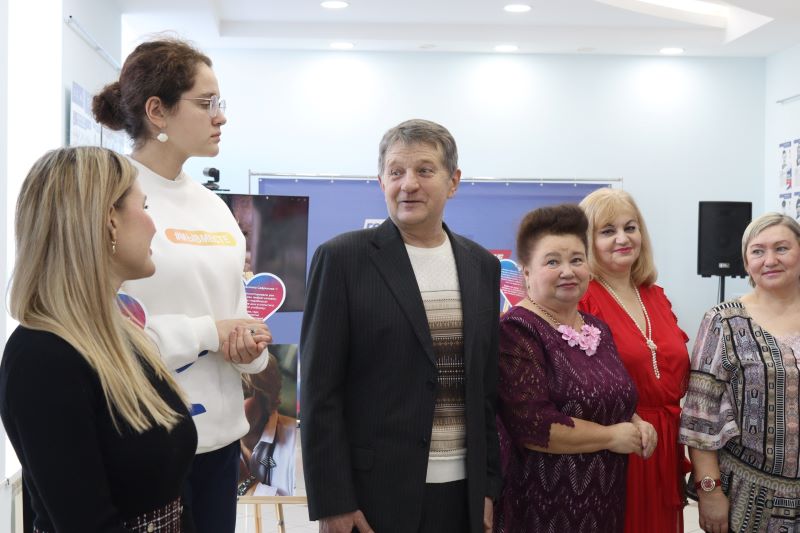 В омском Штабе общественной поддержки открылась фотовыставка ко Всемирному дню борьбы против рака
