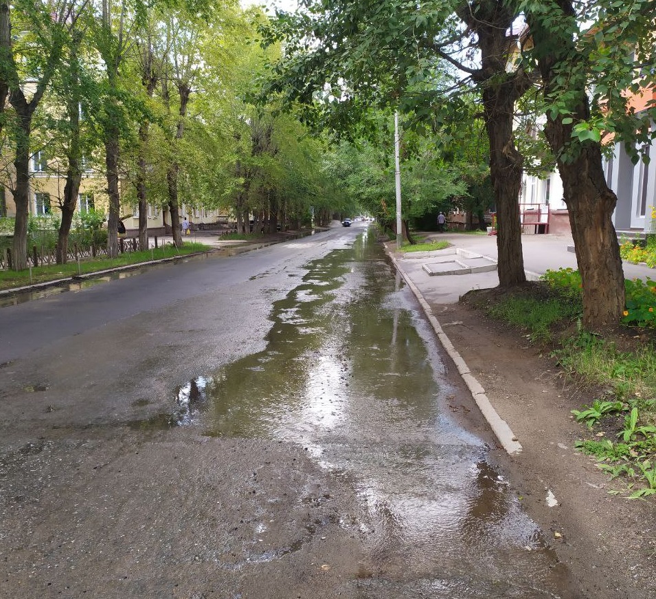На улице Омска второй раз за пару недель произошла коммунальная авария На улице Омска второй раз за пару недель произошла коммунальная авария