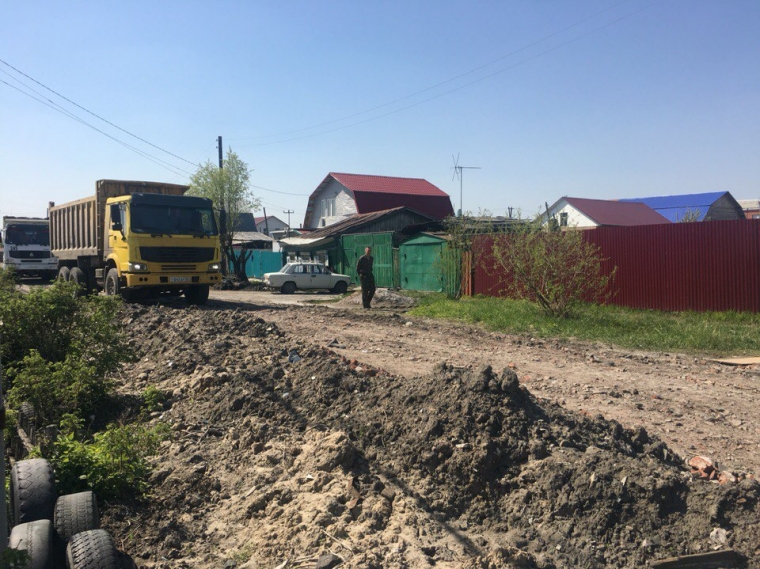 Непроходимую дорогу к жилым домам на 9-й Восточной в Омске «Оплот» восстановил за день
